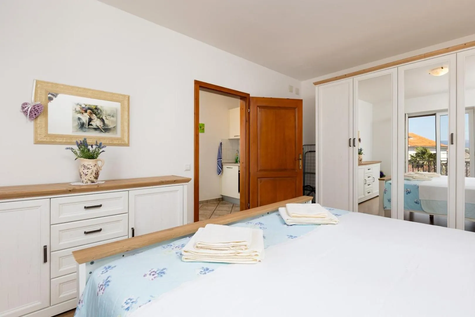 Apartments Barjaktaric Malinska Guest house